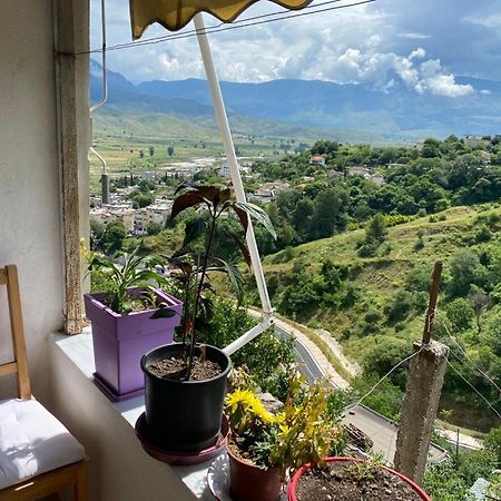 Lula Guesthouse Gjirokastra Kültér fotó