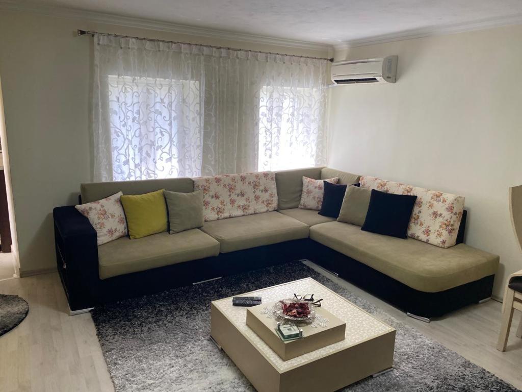 Lula Guesthouse Gjirokastra Kültér fotó