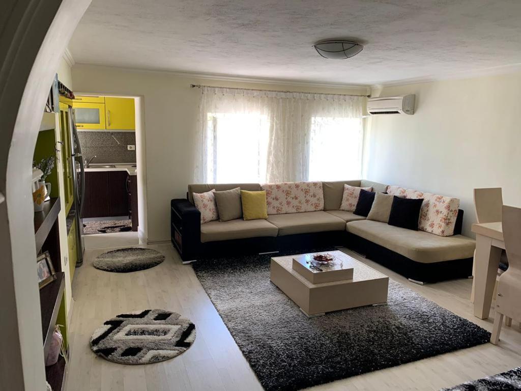 Lula Guesthouse Gjirokastra Kültér fotó